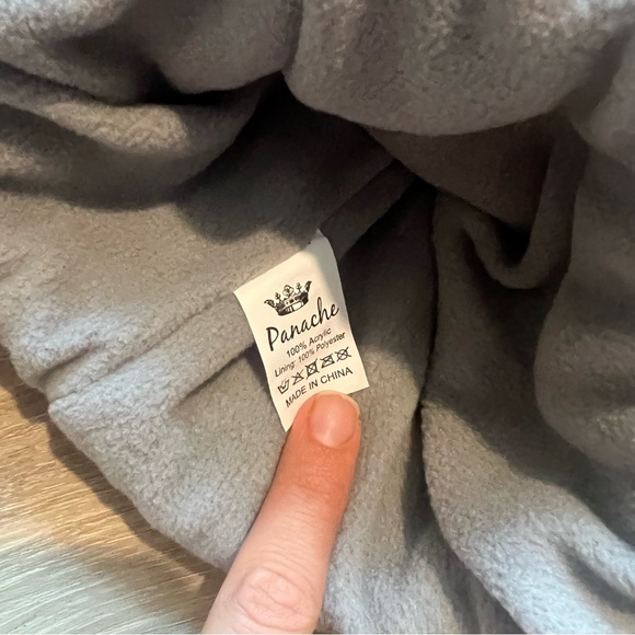 Women’s Beanie NWOT - Picture 3 of 3